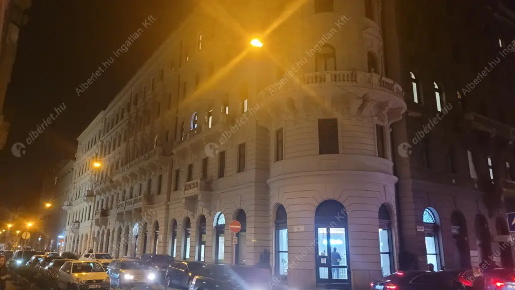 Kiadó albérlet 250000 Ft/hó áron: Budapest, VI. kerület  Jókai utca. Mérete: 36 nm, 1 szobás | Alberlet.hu - 6576744