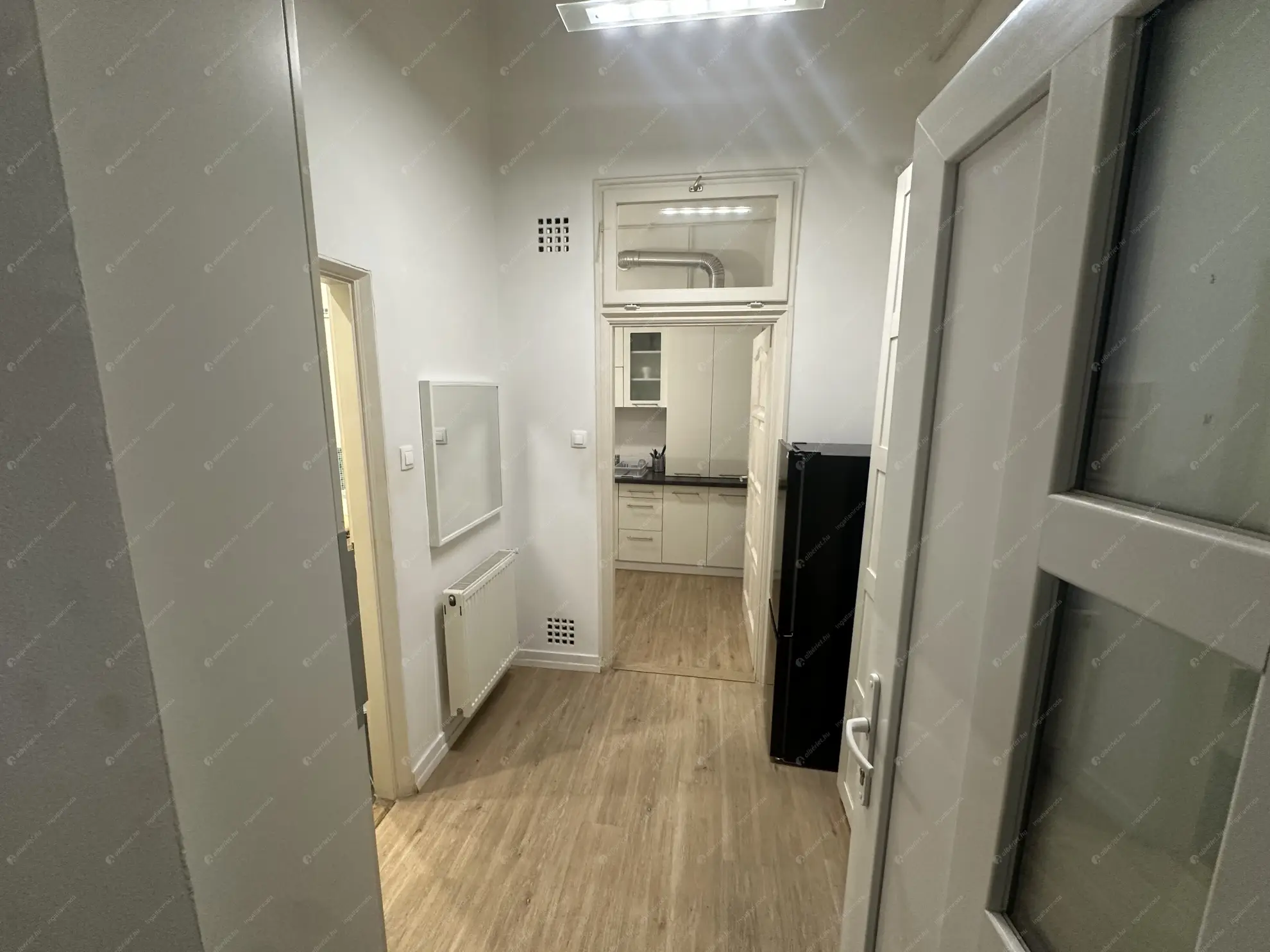 Kiadó albérlet 270000 Ft/hó áron: Budapest, VI. kerület  Jókai utca. Mérete: 46 nm, 1 szobás | Alberlet.hu - 6627276