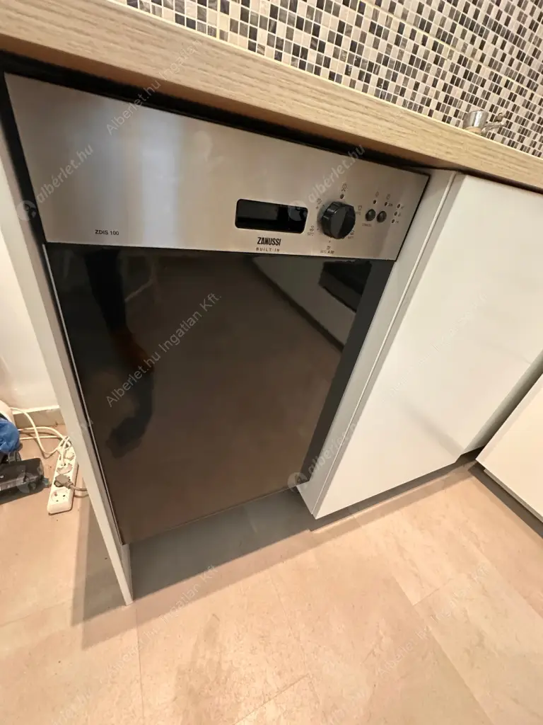 Kiadó albérlet 270000 Ft/hó áron: Budapest, VI. kerület  Jókai utca. Mérete: 50 nm, 2 szobás | Alberlet.hu - 6603127