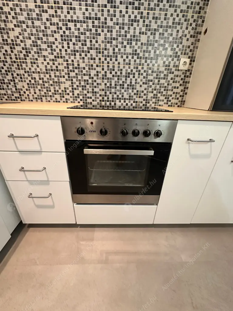 Kiadó albérlet 270000 Ft/hó áron: Budapest, VI. kerület  Jókai utca. Mérete: 50 nm, 2 szobás | Alberlet.hu - 6603129