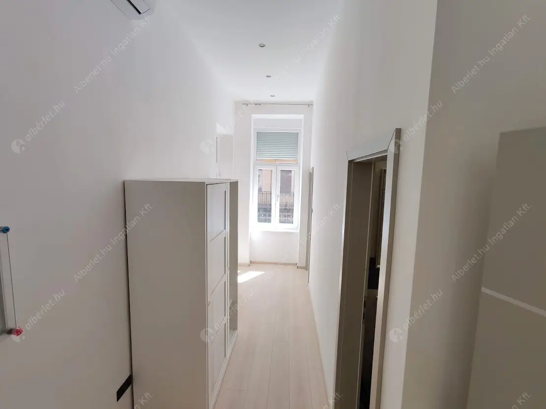 Kiadó albérlet 369000 Ft/hó áron: Budapest, VI. kerület  Jókai utca. Mérete: 60 nm, 3 szobás | Alberlet.hu - 5378688