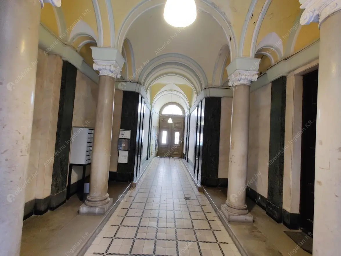 Kiadó albérlet 369000 Ft/hó áron: Budapest, VI. kerület  Jókai utca. Mérete: 60 nm, 3 szobás | Alberlet.hu - 5378694