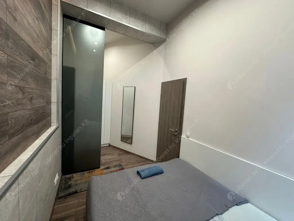 Kiadó albérlet 450000 Ft/hó áron: Budapest, VI. kerület  Jókai utca. Mérete: 66 nm, 4 szobás | Alberlet.hu - 6633401