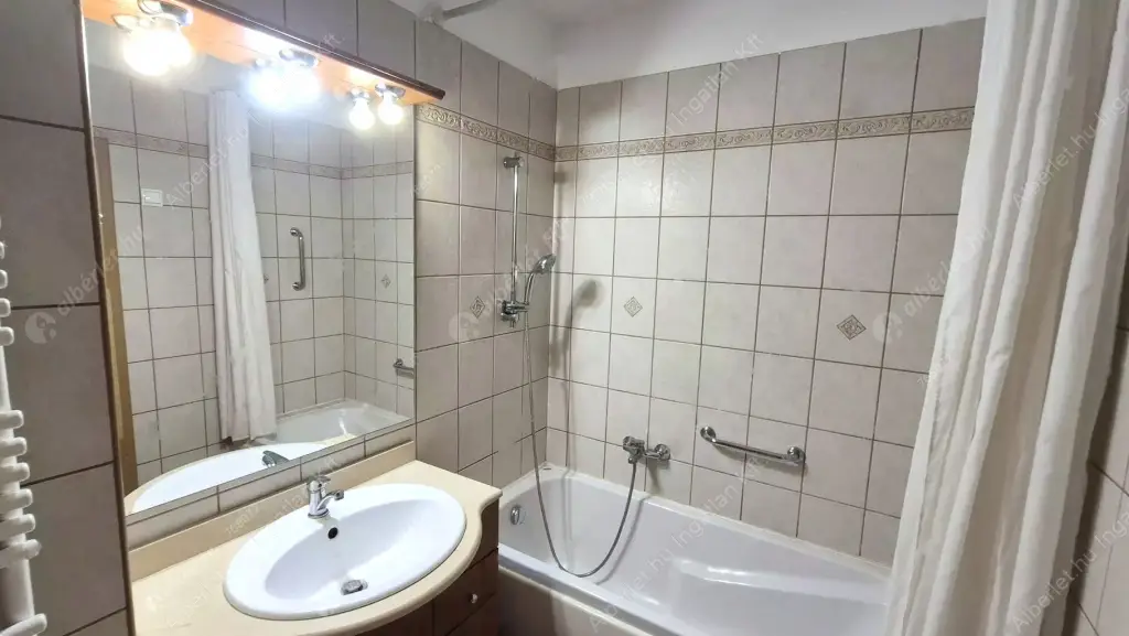 Kiadó albérlet 275000 Ft/hó áron: Budapest, VI. kerület  Káldy Gyula utca. Mérete: 41 nm, 1 szobás | Alberlet.hu - 6552706