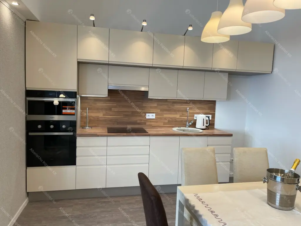 Kiadó albérlet 699000 Ft/hó áron: Budapest, VI. kerület  Káldy Gyula utca. Mérete: 80 nm, 3 szobás | Alberlet.hu - 6638444