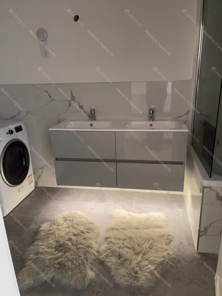 Kiadó albérlet 699000 Ft/hó áron: Budapest, VI. kerület  Káldy Gyula utca. Mérete: 80 nm, 3 szobás | Alberlet.hu - 6638451