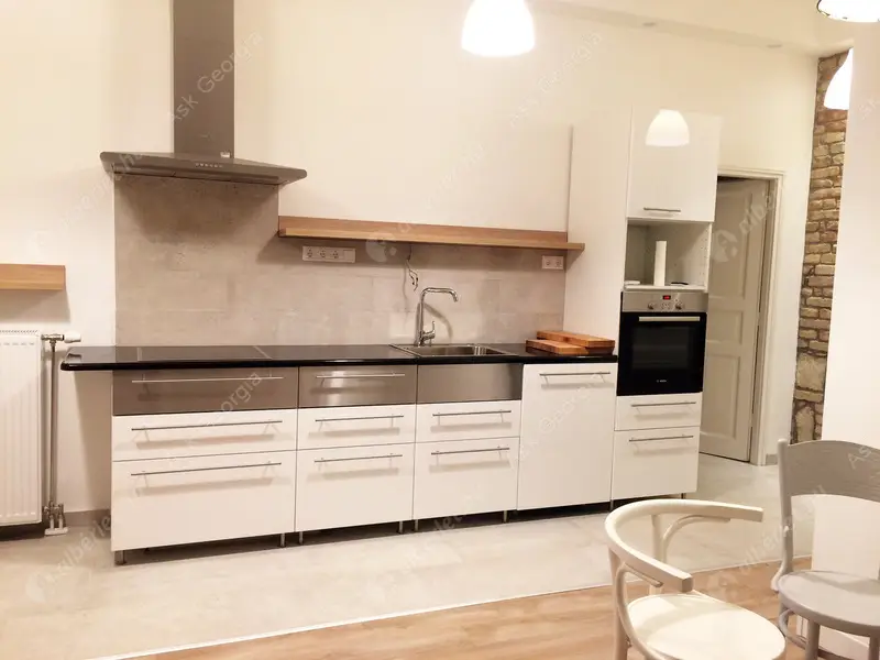 Kiadó albérlet 250000 Ft/hó áron: Budapest, VI. kerület  Király utca. Mérete: 45 nm, 1 szobás | Alberlet.hu - 6631918