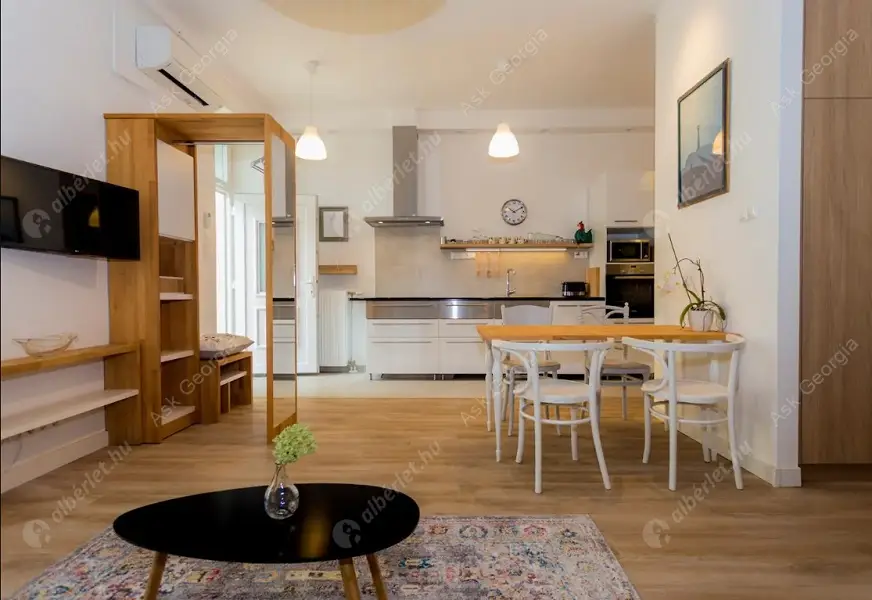 Kiadó albérlet 250000 Ft/hó áron: Budapest, VI. kerület  Király utca. Mérete: 45 nm, 1 szobás | Alberlet.hu - 6631919