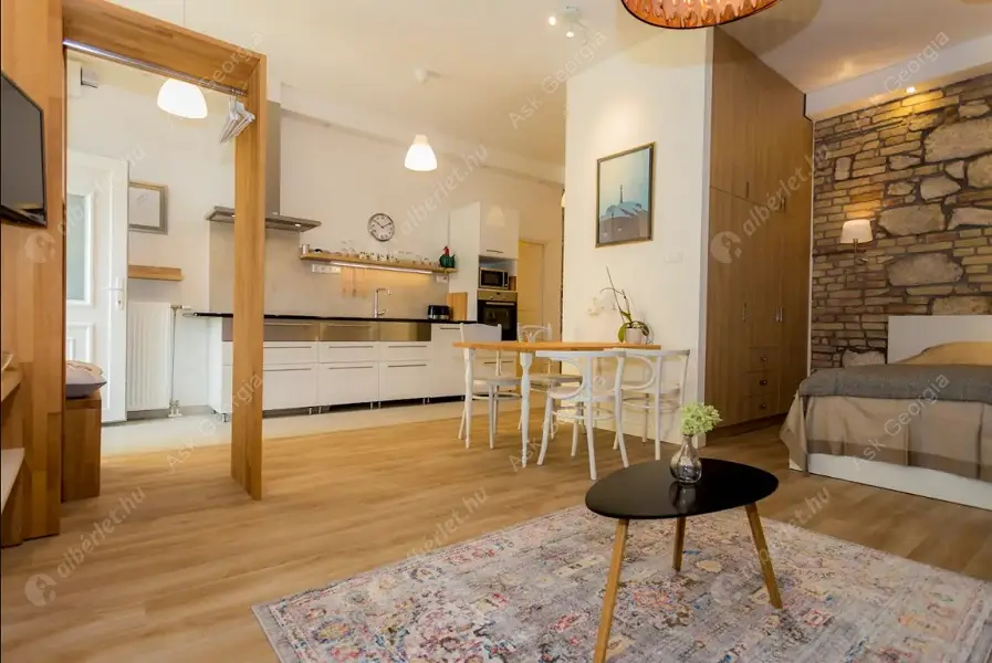 Kiadó albérlet 250000 Ft/hó áron: Budapest, VI. kerület  Király utca. Mérete: 45 nm, 1 szobás | Alberlet.hu - 6631920