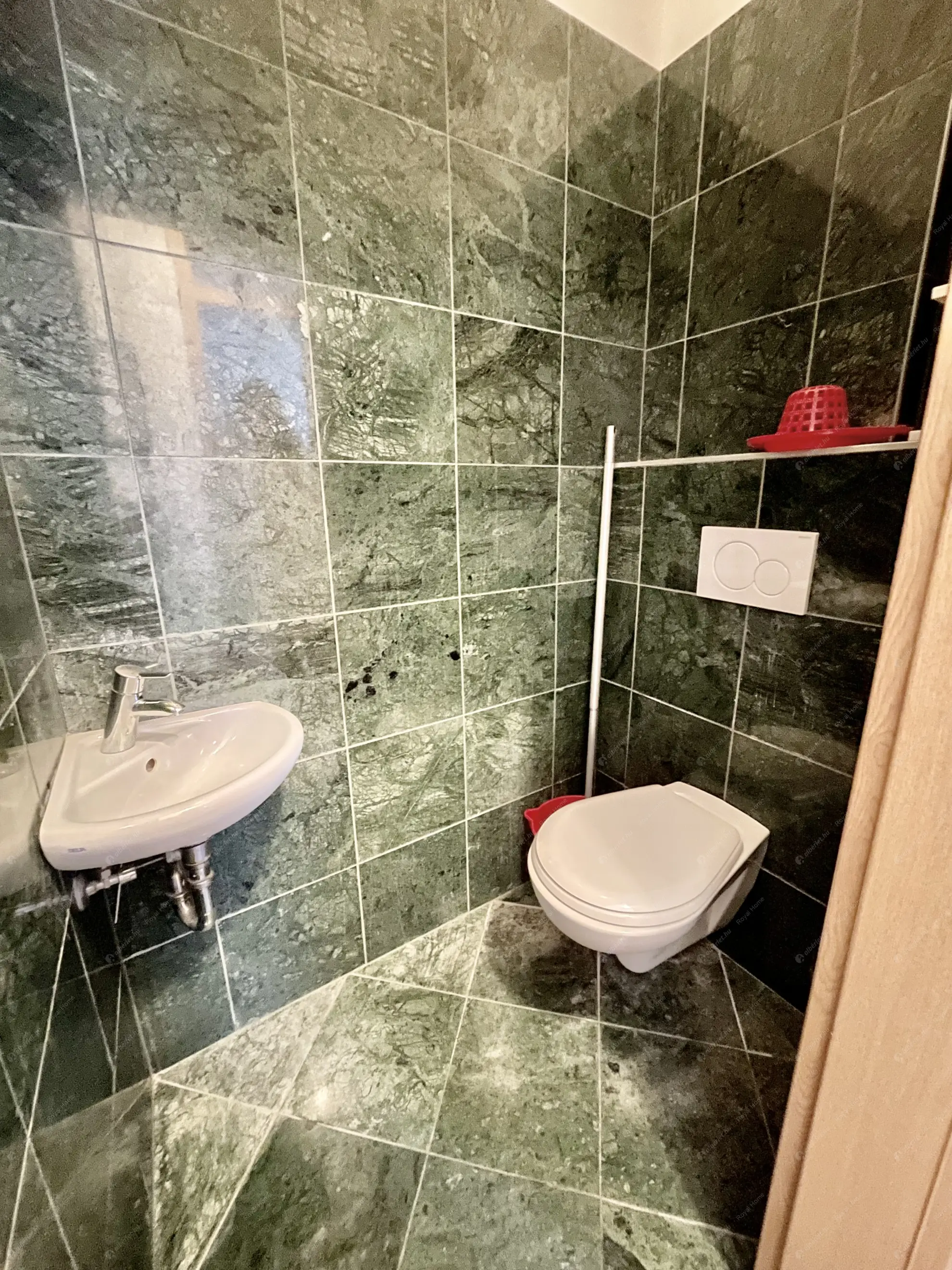 Kiadó albérlet 250000 Ft/hó áron: Budapest, VI. kerület  Király utca. Mérete: 47 nm, 2 szobás | Alberlet.hu - 6631385