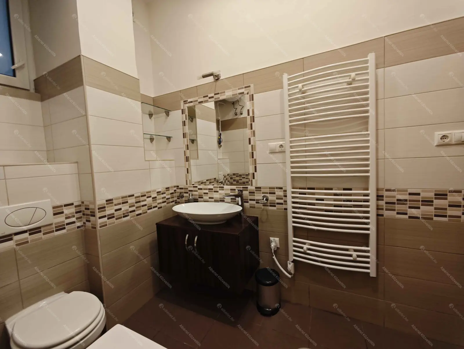 Kiadó albérlet 240000 Ft/hó áron: Budapest, VI. kerület  Király utca. Mérete: 54 nm, 2 szobás | Alberlet.hu - 6659550