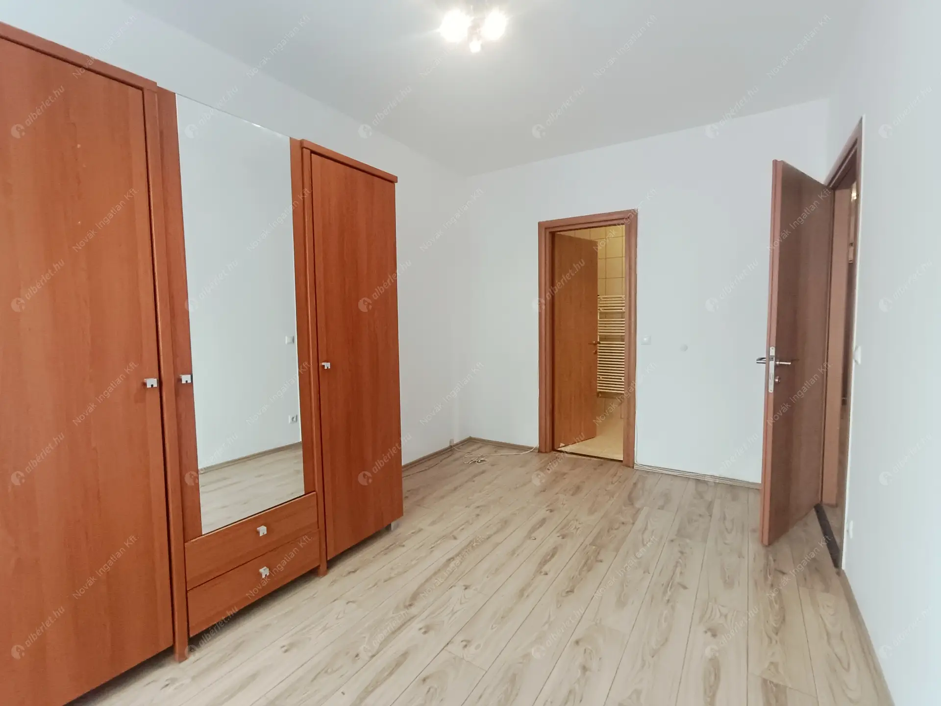 Kiadó albérlet 280000 Ft/hó áron: Budapest, VI. kerület  Király utca. Mérete: 58 nm, 2 szobás | Alberlet.hu - 6477132