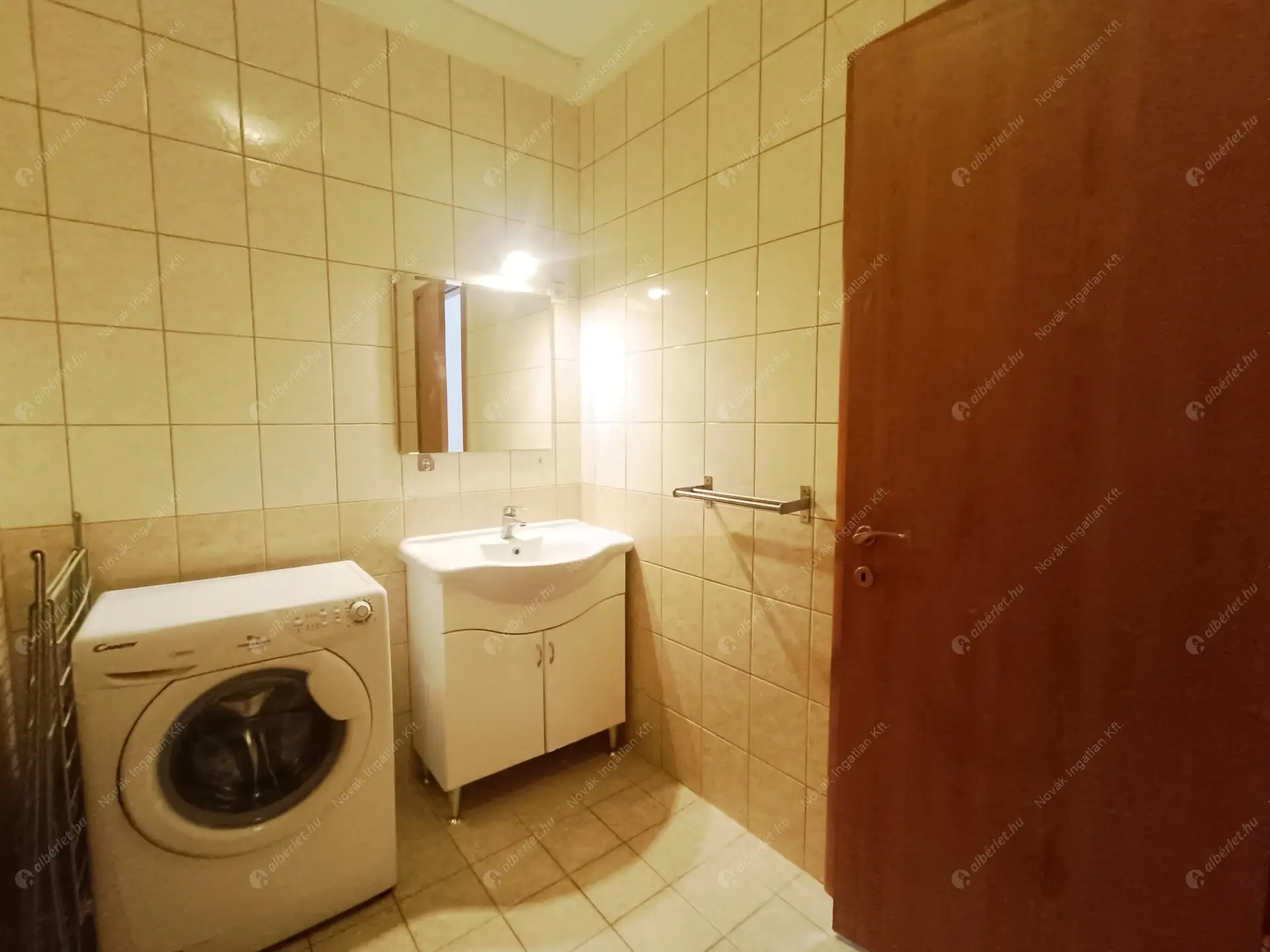 Kiadó albérlet 280000 Ft/hó áron: Budapest, VI. kerület  Király utca. Mérete: 58 nm, 2 szobás | Alberlet.hu - 6477134