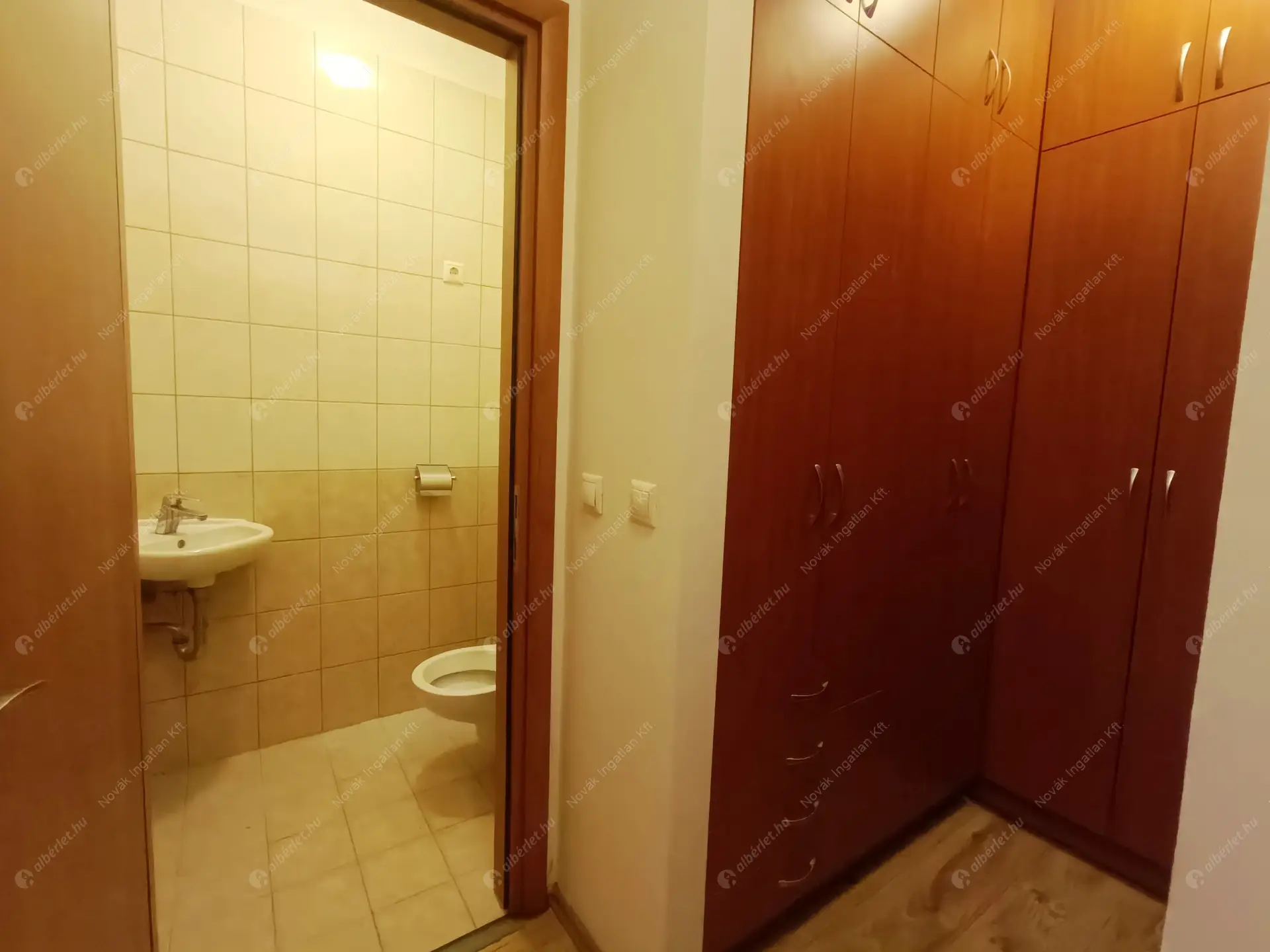 Kiadó albérlet 280000 Ft/hó áron: Budapest, VI. kerület  Király utca. Mérete: 58 nm, 2 szobás | Alberlet.hu - 6477135