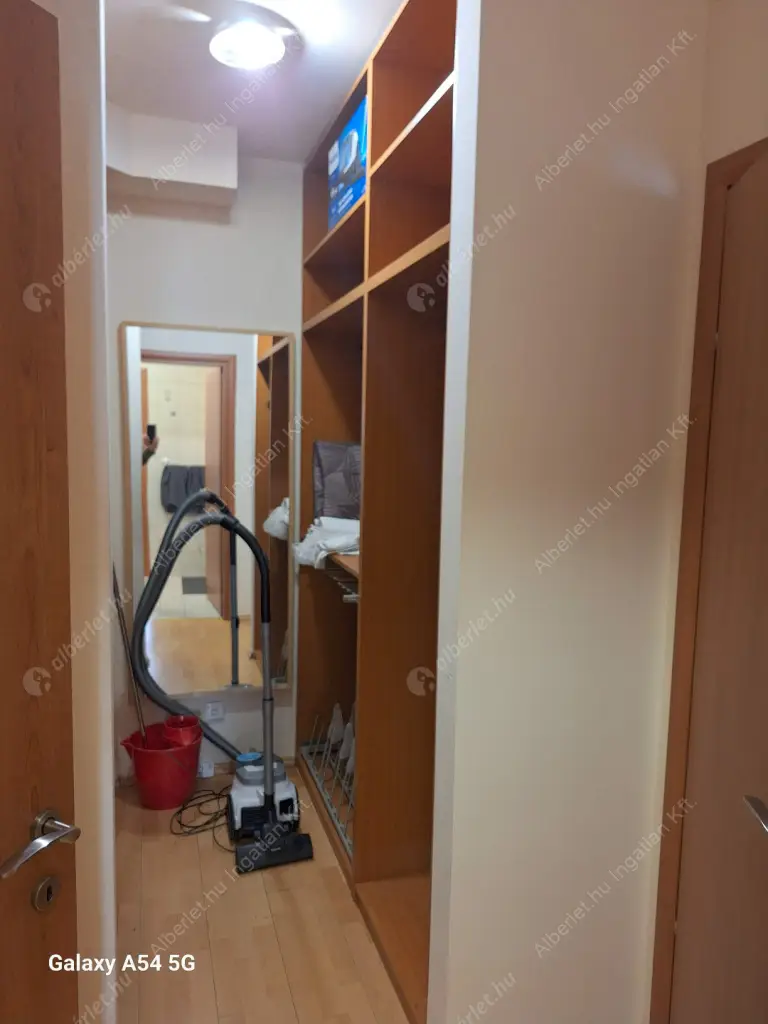 Kiadó albérlet 300000 Ft/hó áron: Budapest, VI. kerület  Király utca. Mérete: 60 nm, 2 szobás | Alberlet.hu - 6591788