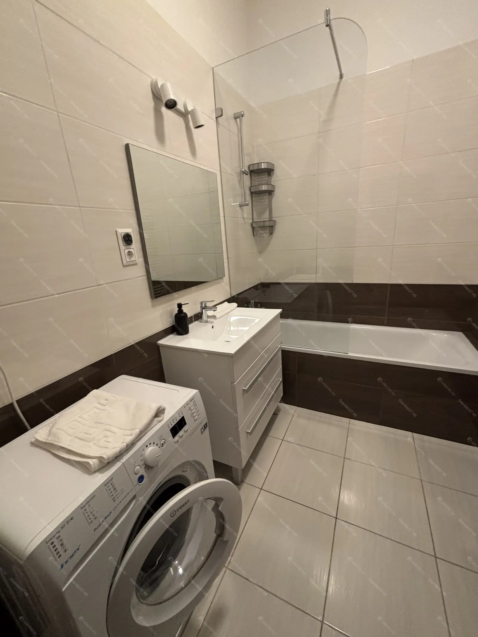 Kiadó albérlet 390000 Ft/hó áron: Budapest, VI. kerület  Király utca. Mérete: 60 nm, 3 szobás | Alberlet.hu - 6661711