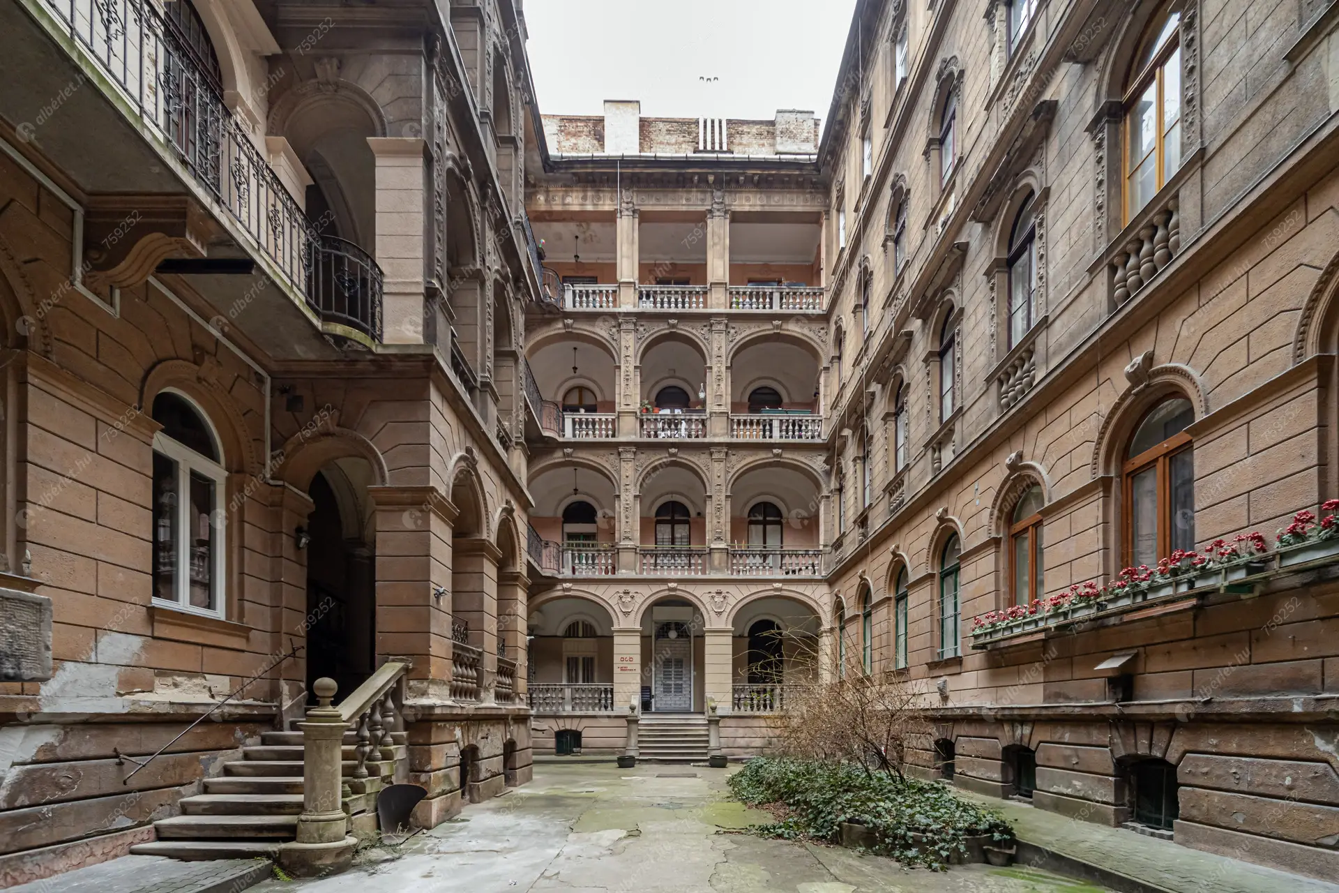 Kiadó albérlet 310000 Ft/hó áron: Budapest, VI. kerület  Király utca. Mérete: 61 nm, 2 szobás | Alberlet.hu - 6419544