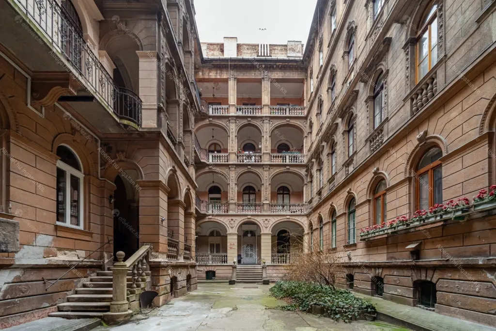 Kiadó albérlet 310000 Ft/hó áron: Budapest, VI. kerület  Király utca. Mérete: 61 nm, 2 szobás | Alberlet.hu - 6697544