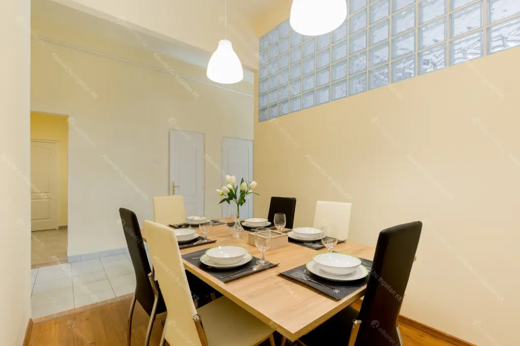 Kiadó albérlet 390000 Ft/hó áron: Budapest, VI. kerület  Király utca. Mérete: 71 nm, 3 szobás | Alberlet.hu - 6673085