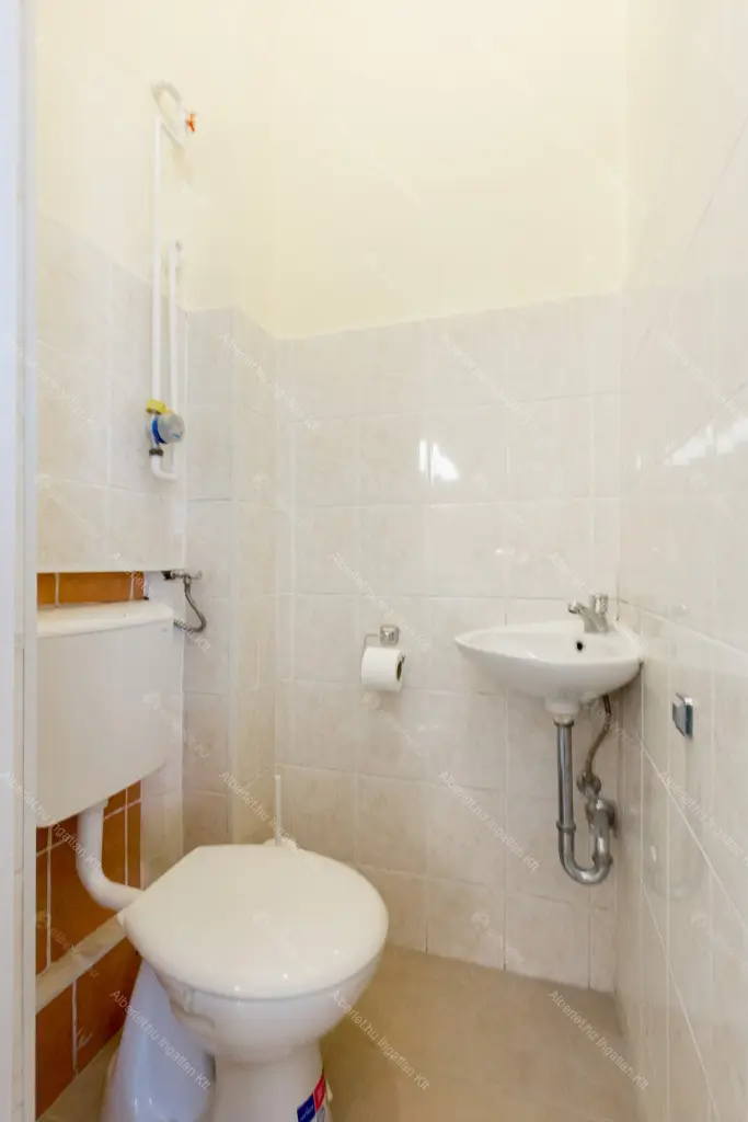 Kiadó albérlet 390000 Ft/hó áron: Budapest, VI. kerület  Király utca. Mérete: 71 nm, 3 szobás | Alberlet.hu - 6673086