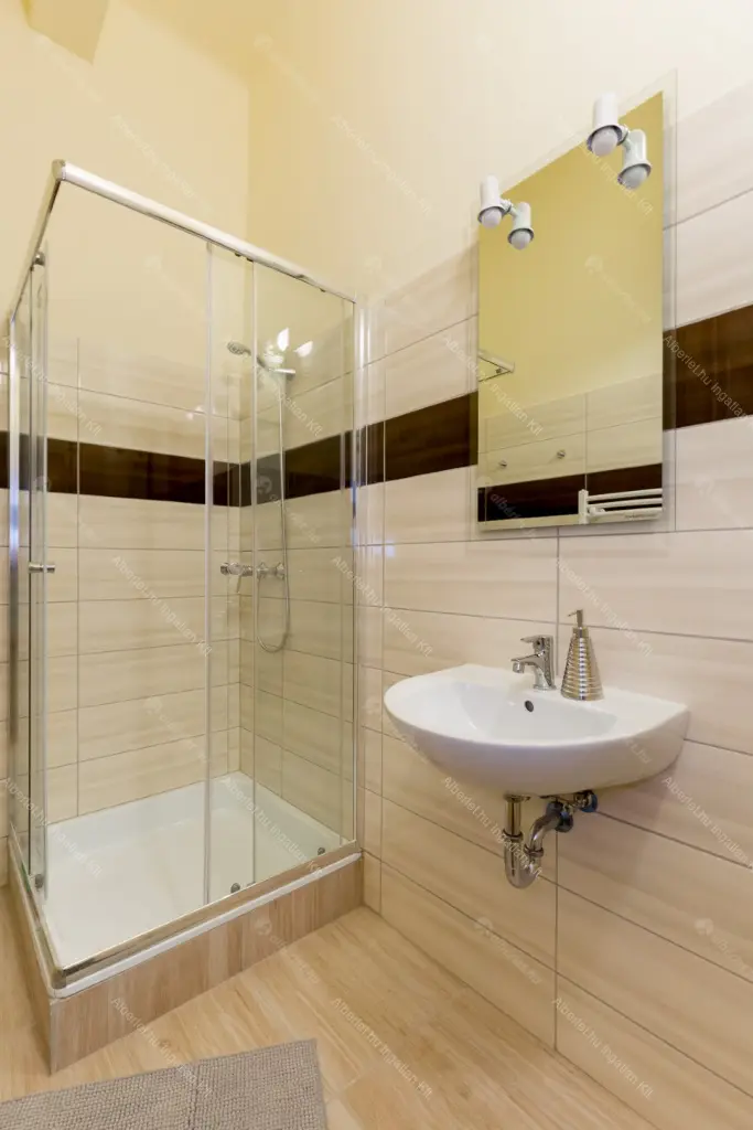 Kiadó albérlet 390000 Ft/hó áron: Budapest, VI. kerület  Király utca. Mérete: 71 nm, 3 szobás | Alberlet.hu - 6673094