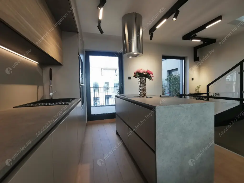 Kiadó albérlet 1004000 Ft/hó áron: Budapest, VI. kerület  Király utca. Mérete: 85 nm, 3 szobás | Alberlet.hu - 6517337