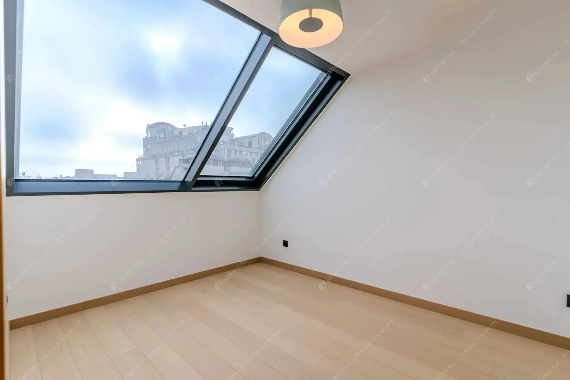 Kiadó albérlet 1008000 Ft/hó áron: Budapest, VI. kerület  Király utca. Mérete: 86 nm, 3 szobás | Alberlet.hu - 6502489