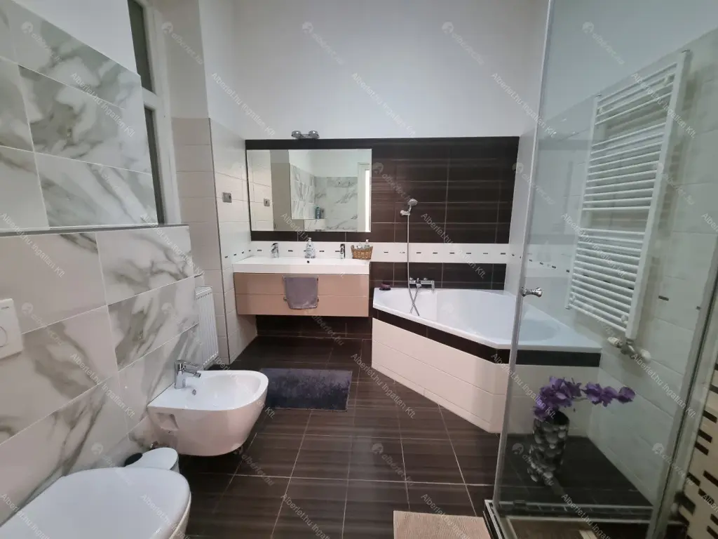 Kiadó albérlet 450000 Ft/hó áron: Budapest, VI. kerület  Király utca. Mérete: 90 nm, 3 szobás | Alberlet.hu - 6649765