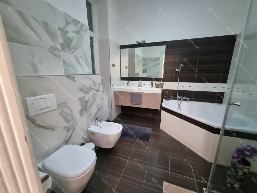 Kiadó albérlet 450000 Ft/hó áron: Budapest, VI. kerület  Király utca. Mérete: 90 nm, 3 szobás | Alberlet.hu - 6649766