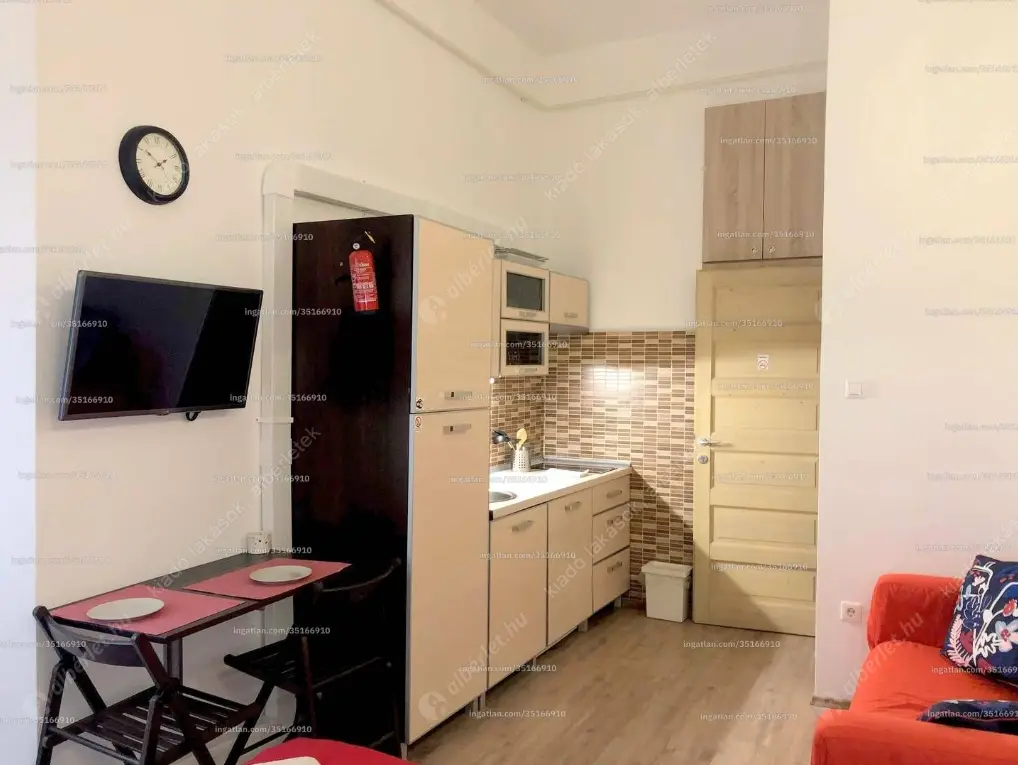 Kiadó albérlet 219000 Ft/hó áron: Budapest, VI. kerület  Lázár utca. Mérete: 25 nm, 1 szobás | Alberlet.hu - 6626771