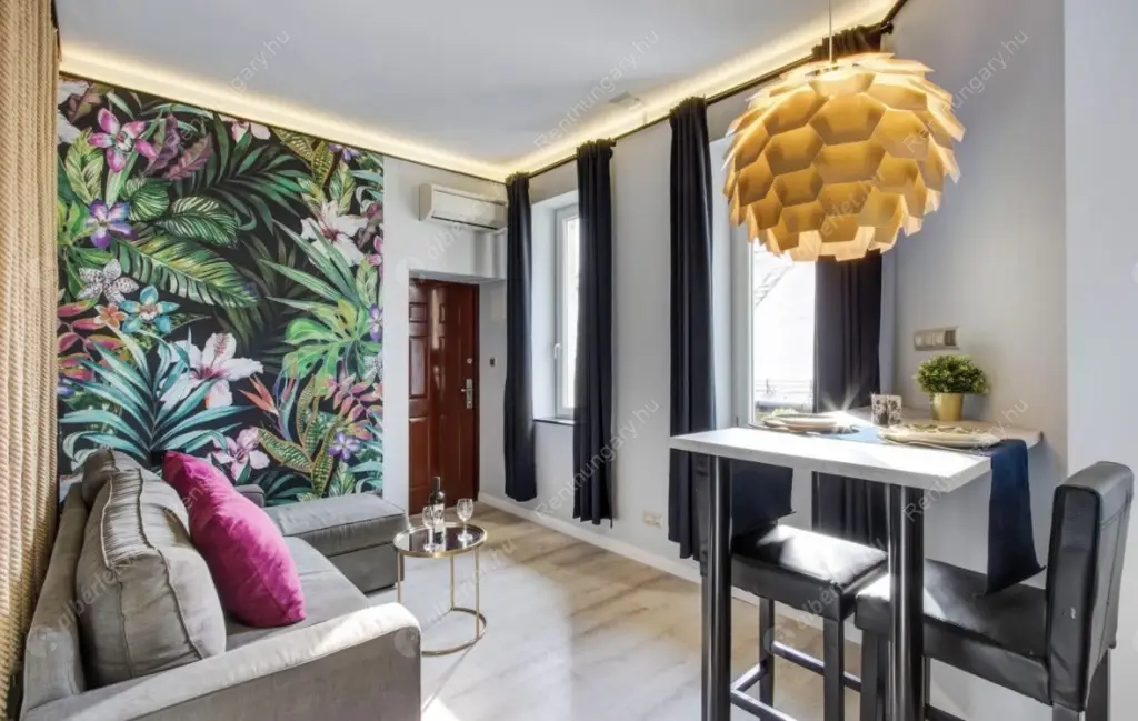 Kiadó albérlet 235000 Ft/hó áron: Budapest, VI. kerület  Lázár utca. Mérete: 28 nm, 1 szobás | Alberlet.hu - 6630923