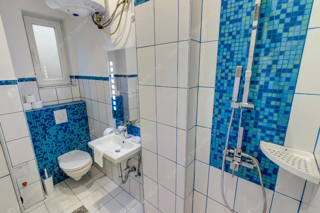 Kiadó albérlet 200000 Ft/hó áron: Budapest, VI. kerület  Lázár utca. Mérete: 28 nm, 1 szobás | Alberlet.hu - 6634258