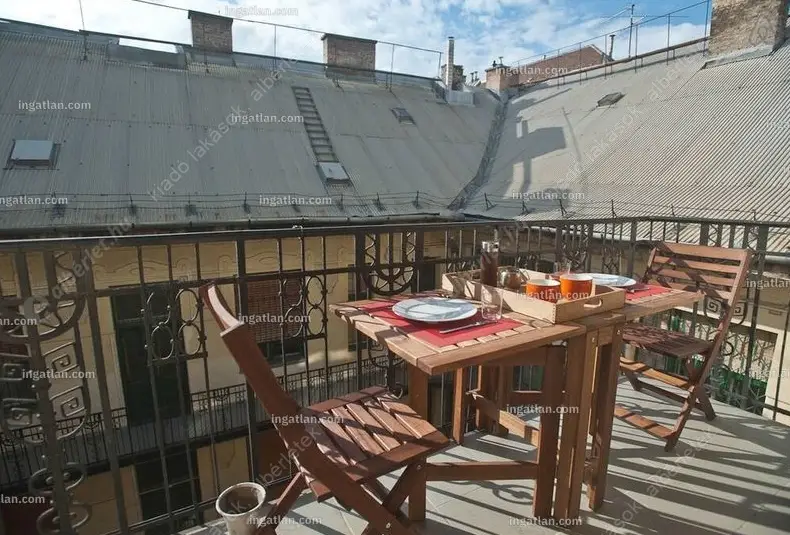 Kiadó albérlet 185000 Ft/hó áron: Budapest, VI. kerület  Lázár utca. Mérete: 28 nm, 1 szobás | Alberlet.hu - 6634564