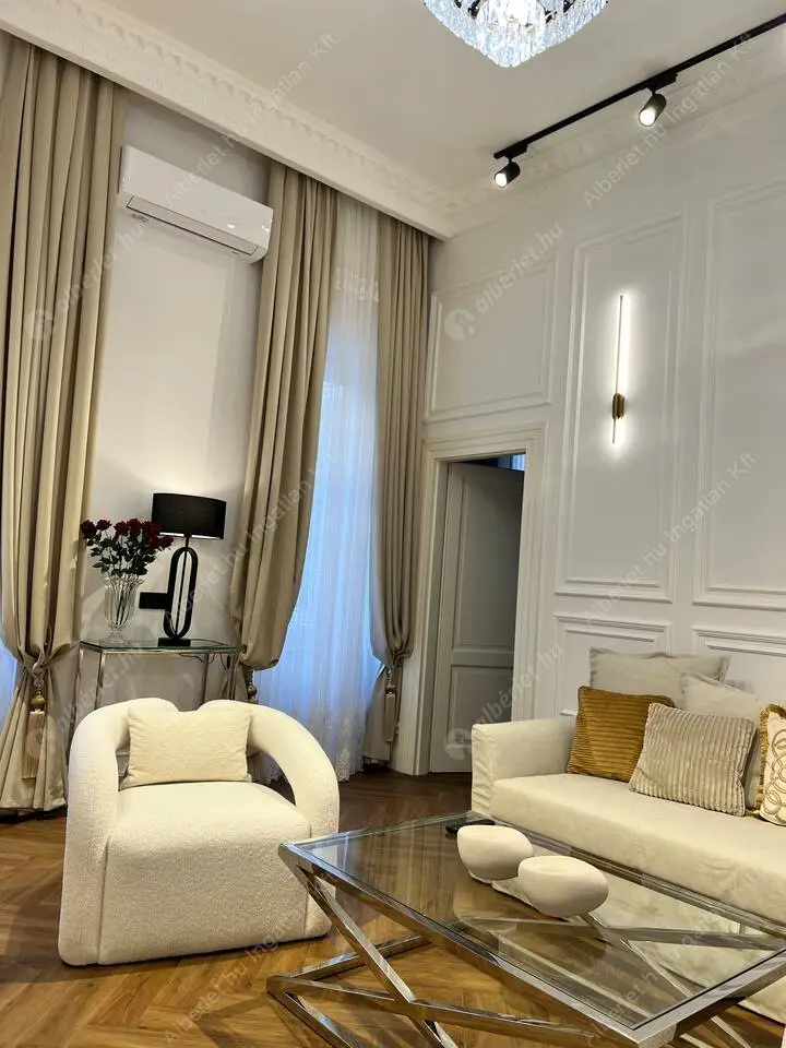 Kiadó albérlet 427000 Ft/hó áron: Budapest, VI. kerület  Lázár utca. Mérete: 47 nm, 2 szobás | Alberlet.hu - 6559478