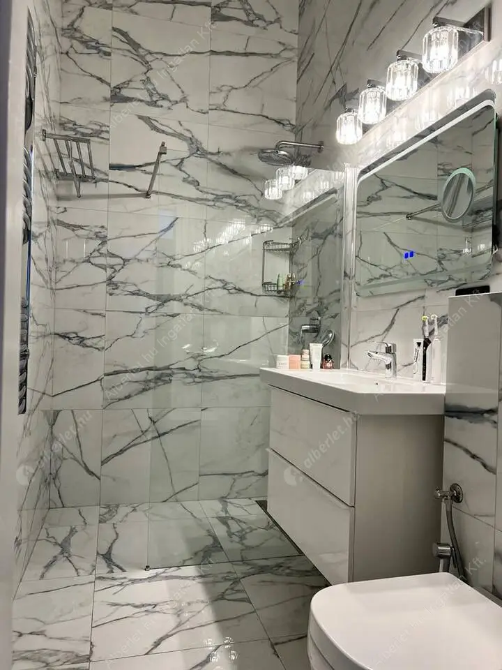 Kiadó albérlet 427000 Ft/hó áron: Budapest, VI. kerület  Lázár utca. Mérete: 47 nm, 2 szobás | Alberlet.hu - 6559486