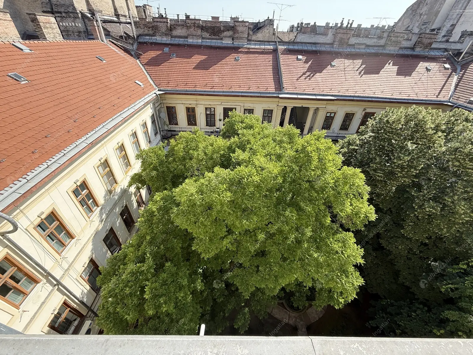 Kiadó albérlet 764000 Ft/hó áron: Budapest, VI. kerület  Liszt Ferenc tér. Mérete: 104 nm, 3 szobás | Alberlet.hu - 6601740