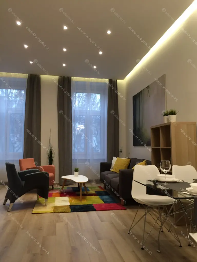 Kiadó albérlet 399000 Ft/hó áron: Budapest, VI. kerület  Liszt Ferenc tér. Mérete: 55 nm, 2 szobás | Alberlet.hu - 6656364