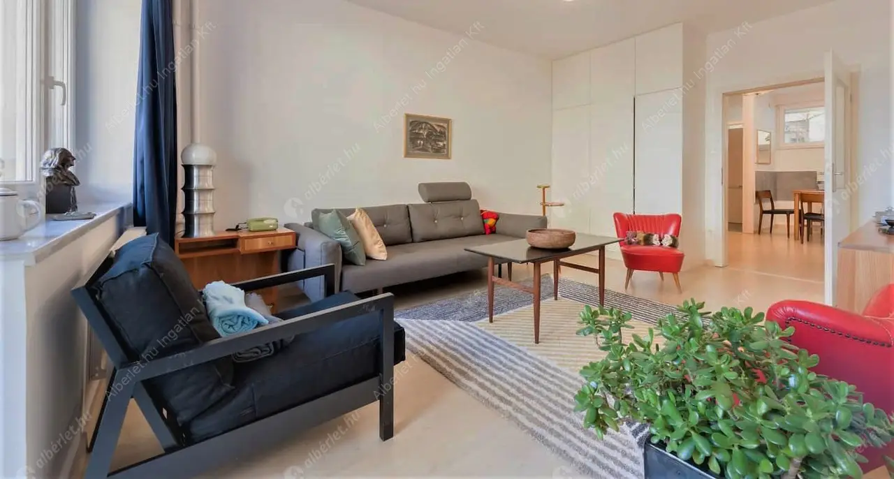 Kiadó albérlet 386000 Ft/hó áron: Budapest, VI. kerület  Liszt Ferenc tér. Mérete: 67 nm, 2 szobás | Alberlet.hu - 5478329