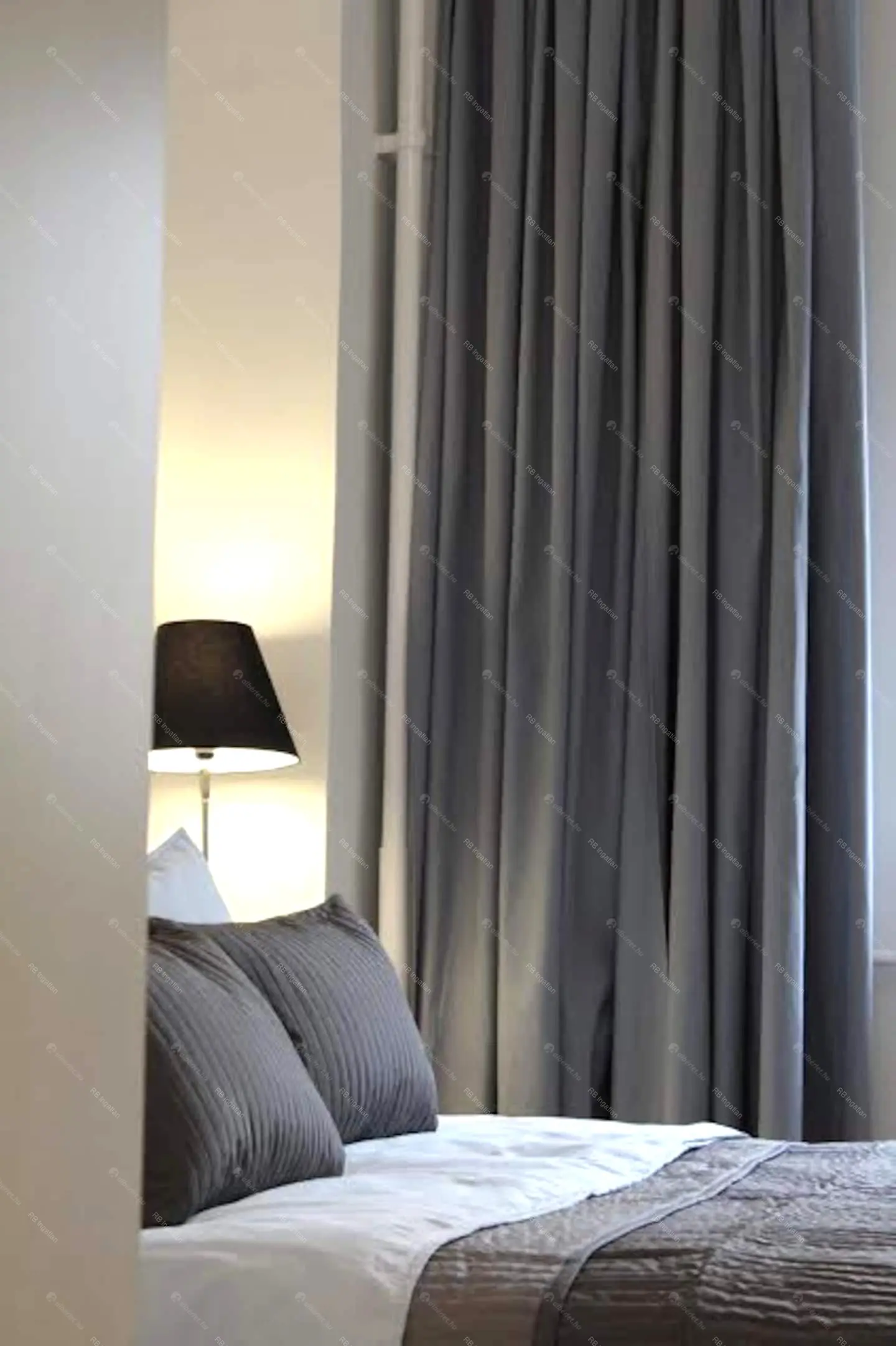 Kiadó albérlet 391000 Ft/hó áron: Budapest, VI. kerület  Liszt Ferenc tér. Mérete: 67 nm, 2 szobás | Alberlet.hu - 6646343