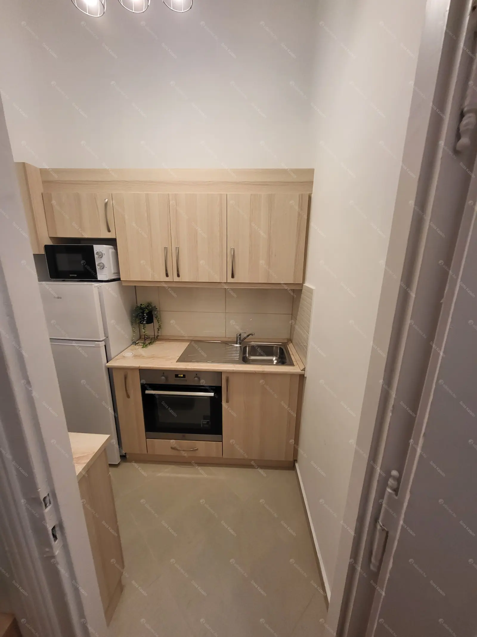 Kiadó albérlet 250000 Ft/hó áron: Budapest, VI. kerület  Lovag utca. Mérete: 38 nm, 1 szobás | Alberlet.hu - 6656722