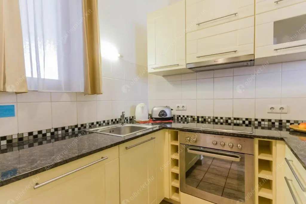 Kiadó albérlet 320000 Ft/hó áron: Budapest, VI. kerület  Lovag utca. Mérete: 47 nm, 2 szobás | Alberlet.hu - 6630251