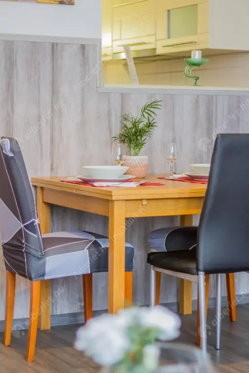 Kiadó albérlet 320000 Ft/hó áron: Budapest, VI. kerület  Lovag utca. Mérete: 47 nm, 2 szobás | Alberlet.hu - 6630254