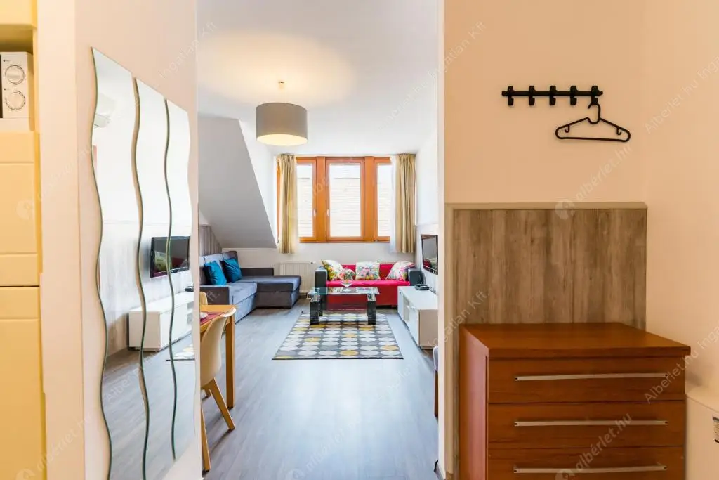 Kiadó albérlet 320000 Ft/hó áron: Budapest, VI. kerület  Lovag utca. Mérete: 47 nm, 2 szobás | Alberlet.hu - 6630255