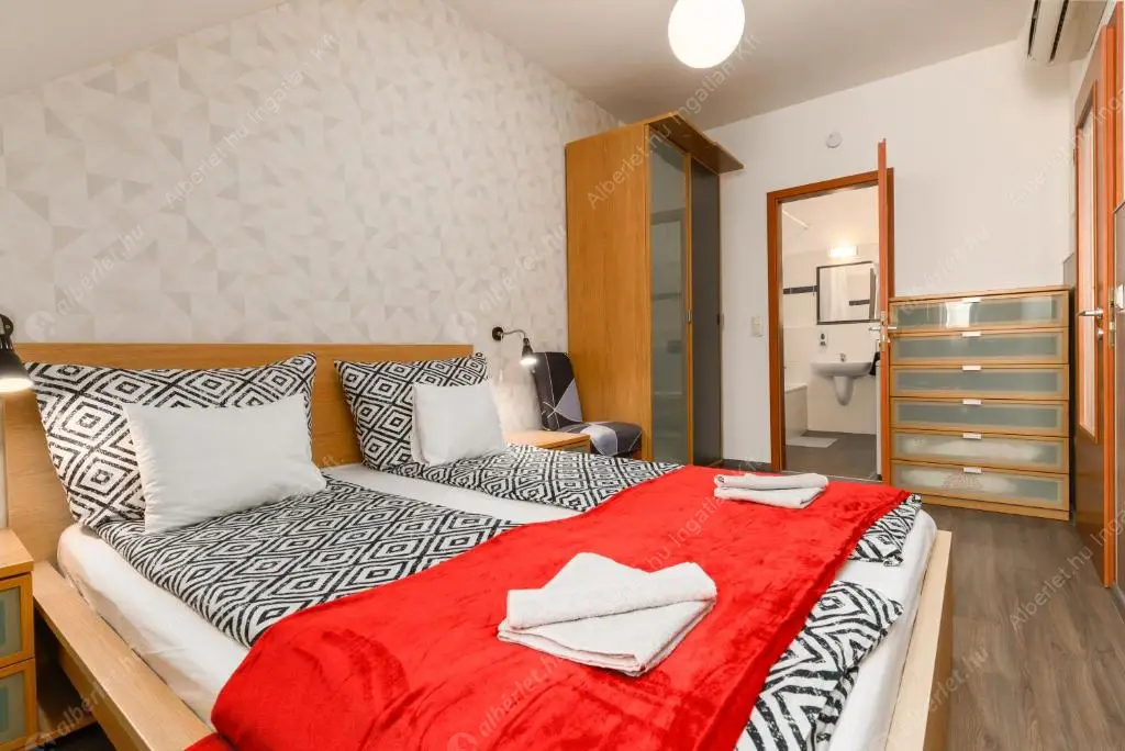 Kiadó albérlet 320000 Ft/hó áron: Budapest, VI. kerület  Lovag utca. Mérete: 47 nm, 2 szobás | Alberlet.hu - 6630257