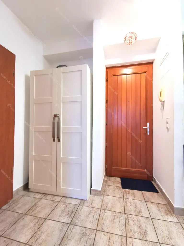 Kiadó albérlet 265000 Ft/hó áron: Budapest, VI. kerület  Lovag utca. Mérete: 47 nm, 2 szobás | Alberlet.hu - 6652675