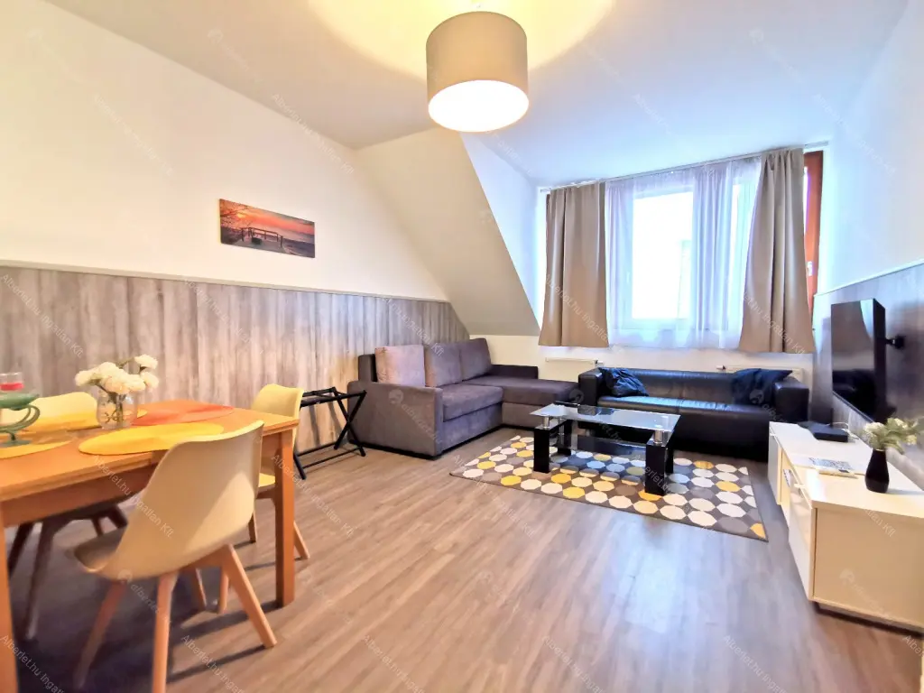 Kiadó albérlet 265000 Ft/hó áron: Budapest, VI. kerület  Lovag utca. Mérete: 47 nm, 2 szobás | Alberlet.hu - 6652681