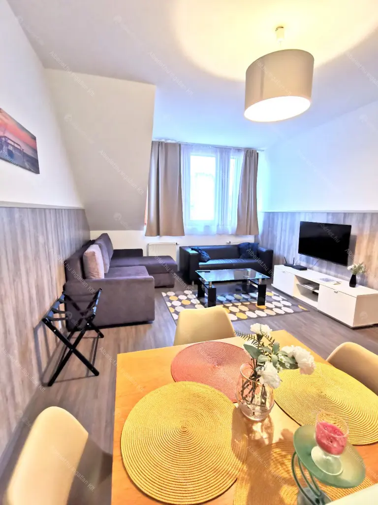 Kiadó albérlet 265000 Ft/hó áron: Budapest, VI. kerület  Lovag utca. Mérete: 47 nm, 2 szobás | Alberlet.hu - 6652682