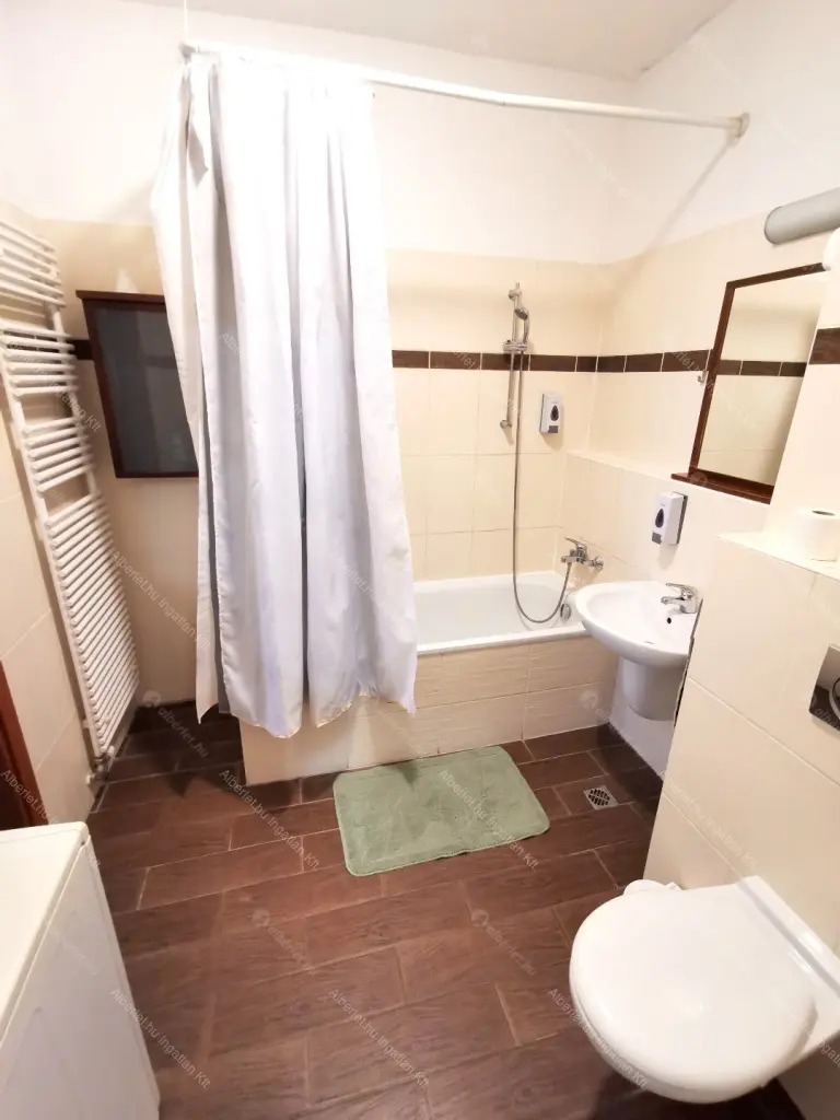 Kiadó albérlet 265000 Ft/hó áron: Budapest, VI. kerület  Lovag utca. Mérete: 47 nm, 2 szobás | Alberlet.hu - 6652689