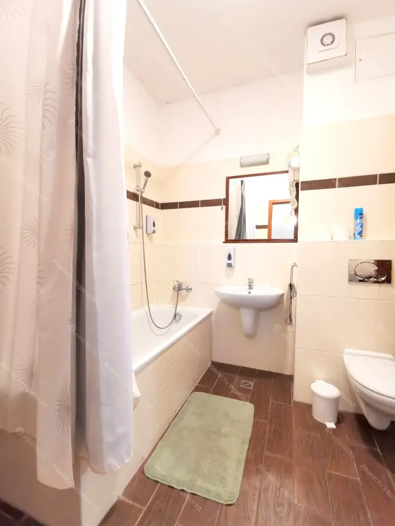 Kiadó albérlet 265000 Ft/hó áron: Budapest, VI. kerület  Lovag utca. Mérete: 47 nm, 2 szobás | Alberlet.hu - 6652690