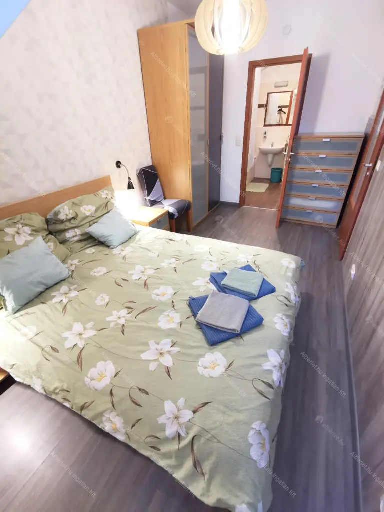 Kiadó albérlet 265000 Ft/hó áron: Budapest, VI. kerület  Lovag utca. Mérete: 47 nm, 2 szobás | Alberlet.hu - 6652696